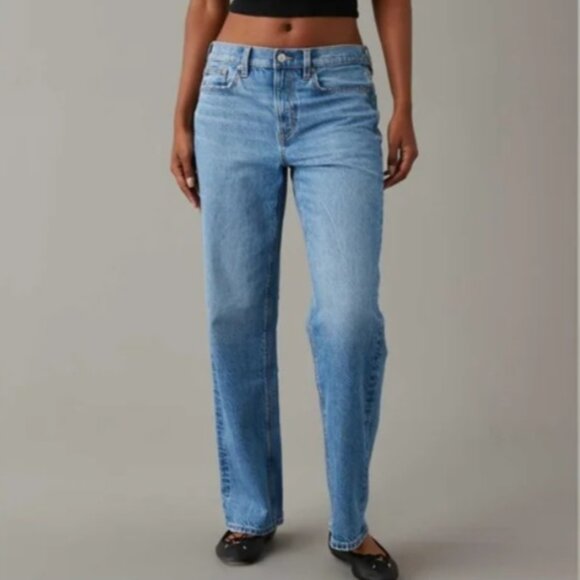 American Eagle Low Rise Baggy Straight Jeans NWT Size 8 - Picture 2 of 6